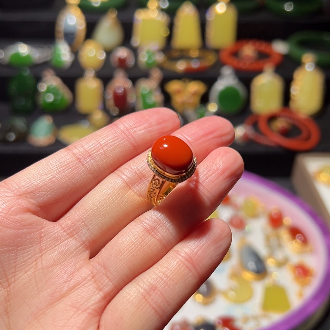 南红玛瑙戒指18K金镶嵌