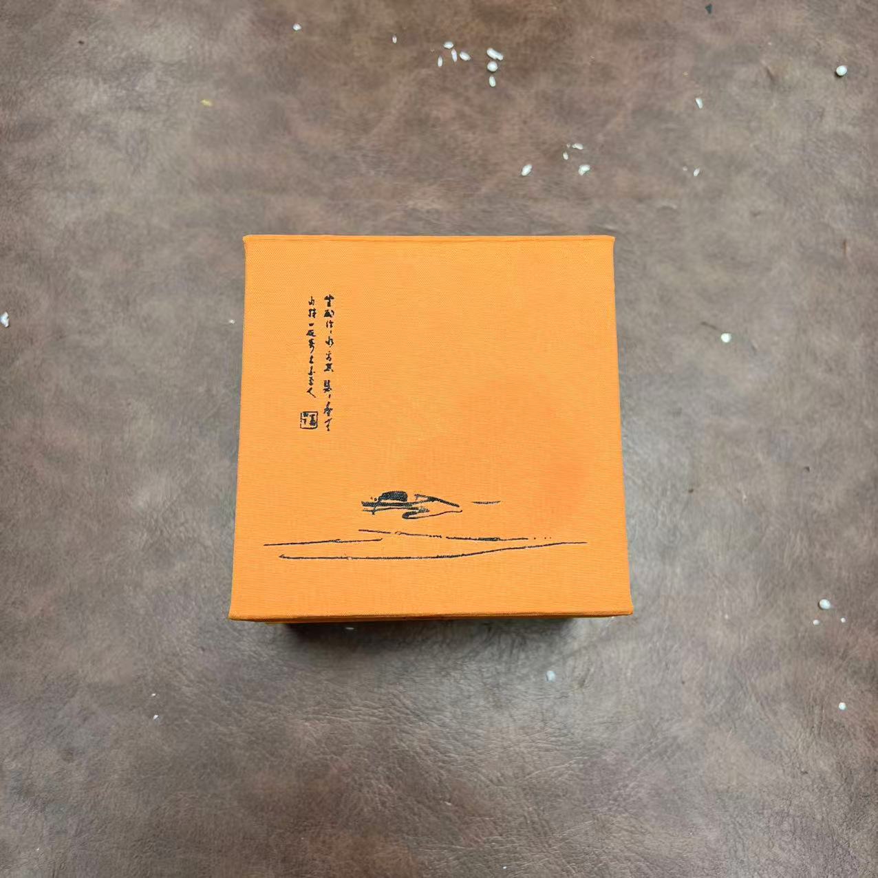 TJ009龙泉青瓷釉下影雕扳指杯不带礼盒