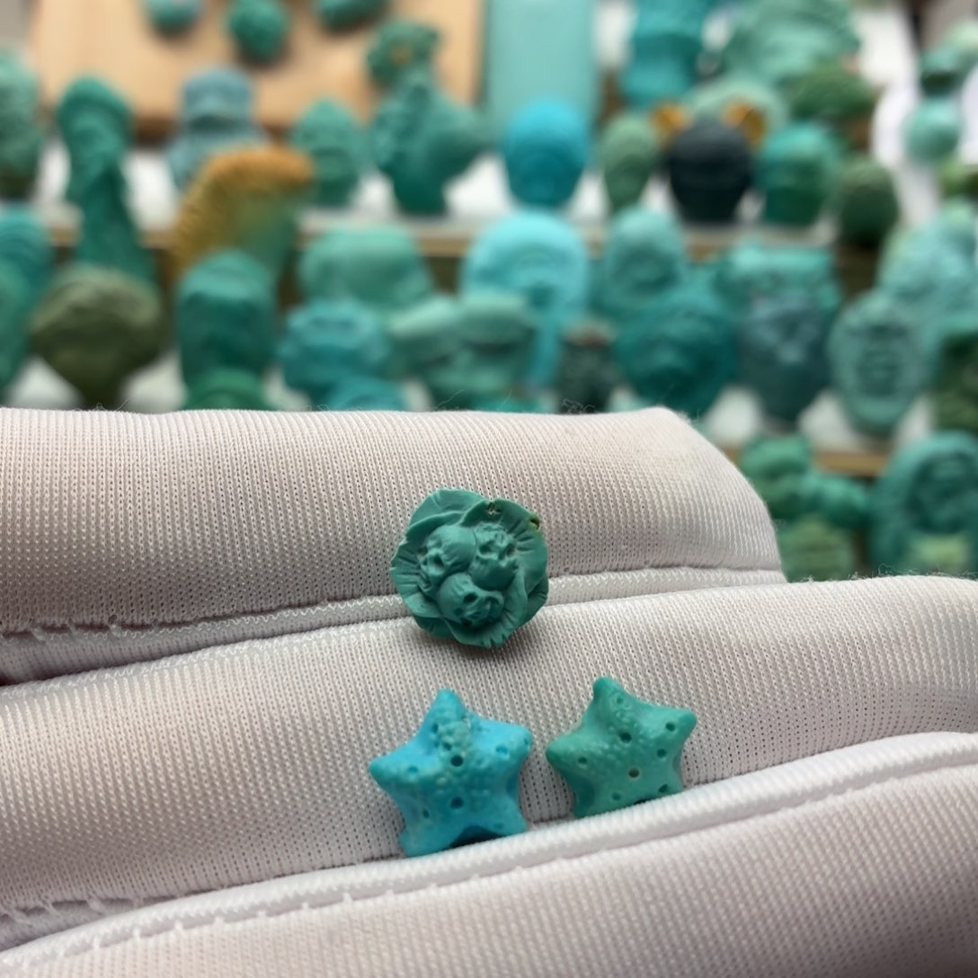 开***元绿松石未镶嵌饰品