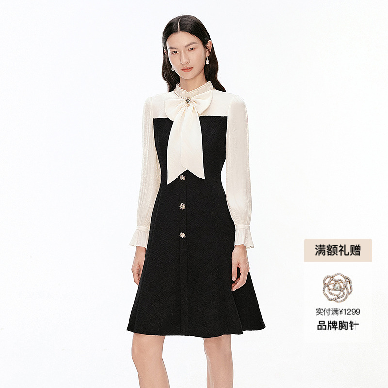 Koradior珂莱蒂尔商场同款2026春新款钻饰蝴蝶结假两件连衣裙