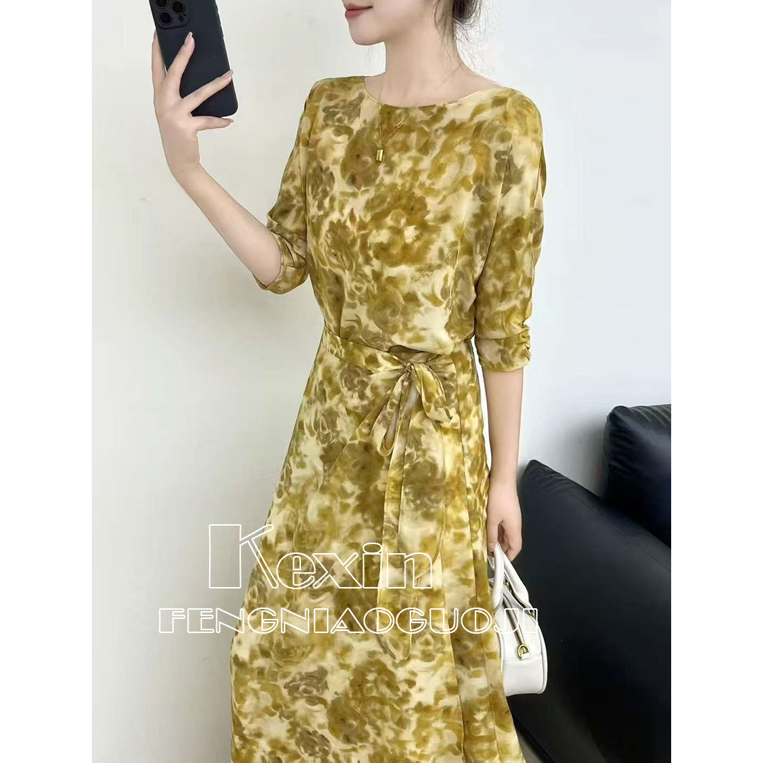 连衣裙镂空气质印花夏季遮肚法式碎花裙提花长款法式