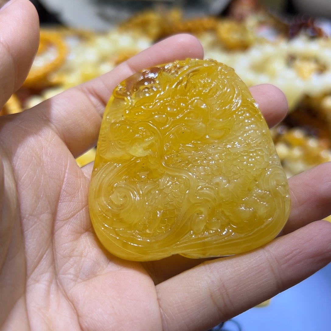 琥珀珠宝奇石未镶嵌