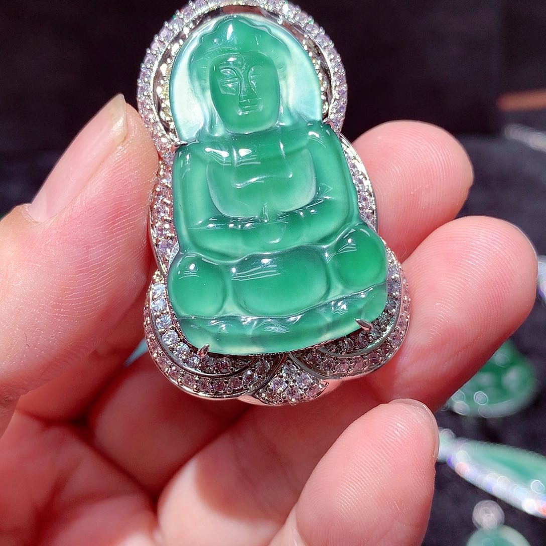 【闪购商品】翡翠吊坠(不含链)未镶嵌