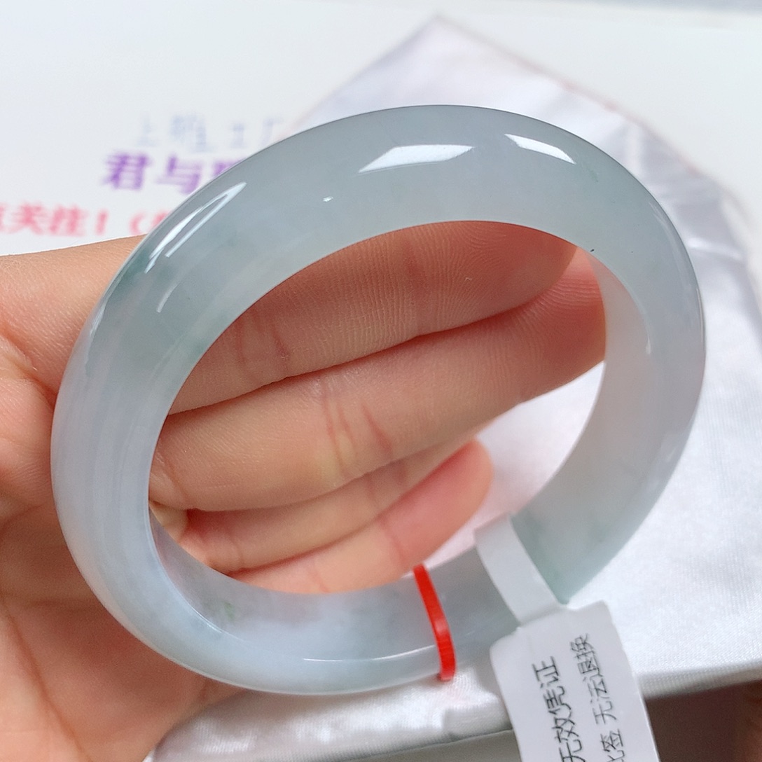 翡翠手镯未镶嵌 正圈①③① 需包容