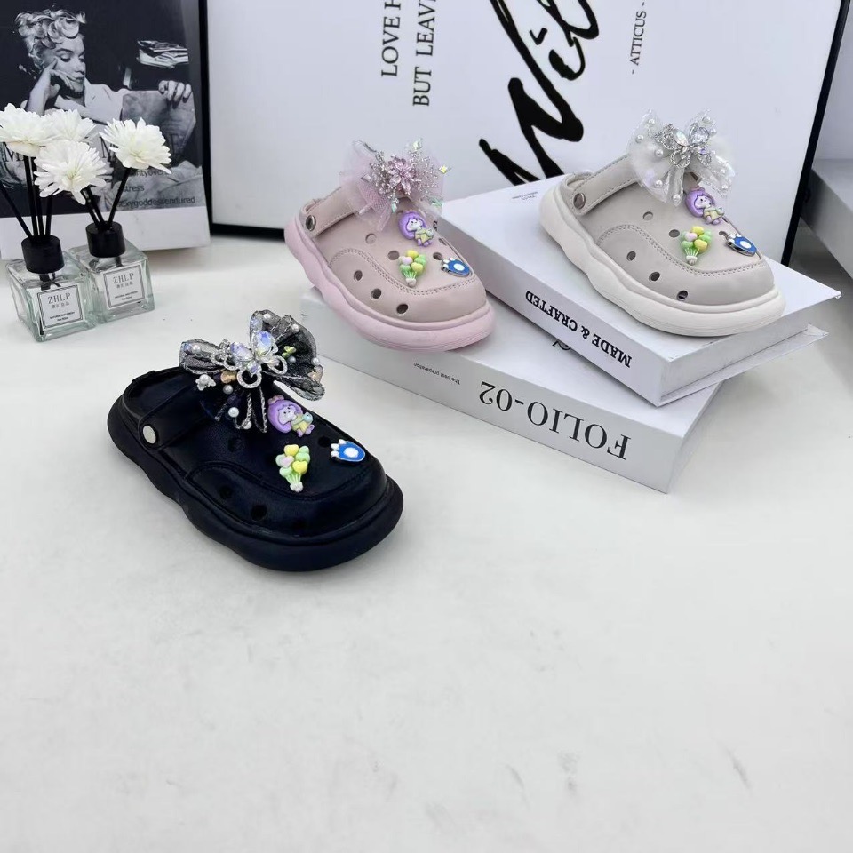 【米果妈】女童全码段2025新款超轻底软皮可爱洞洞凉鞋X273-1