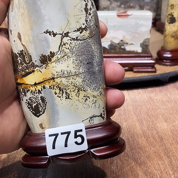 鸡***酒香榧木广西柳州国画石头