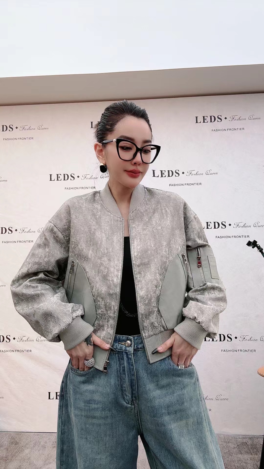 LEDS 86070春季新款墨灰星空拼接拉链款短外套女款