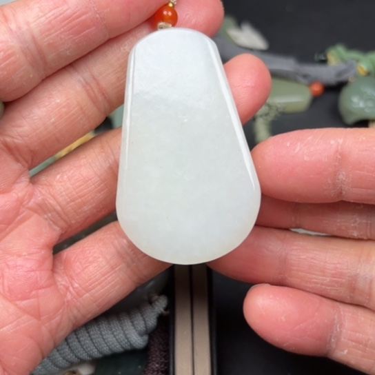 和田玉吊坠未镶嵌