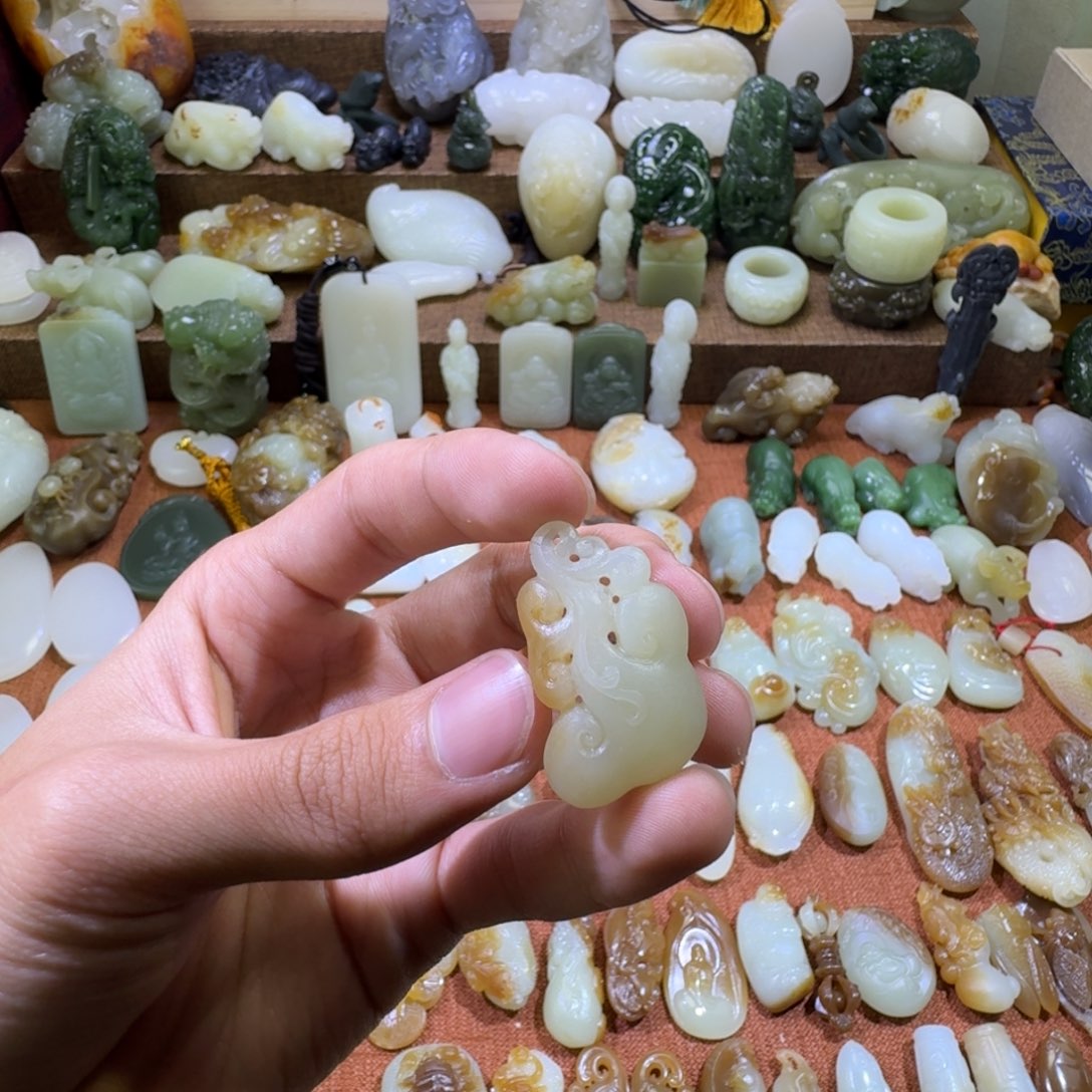 和田玉颈饰未镶嵌