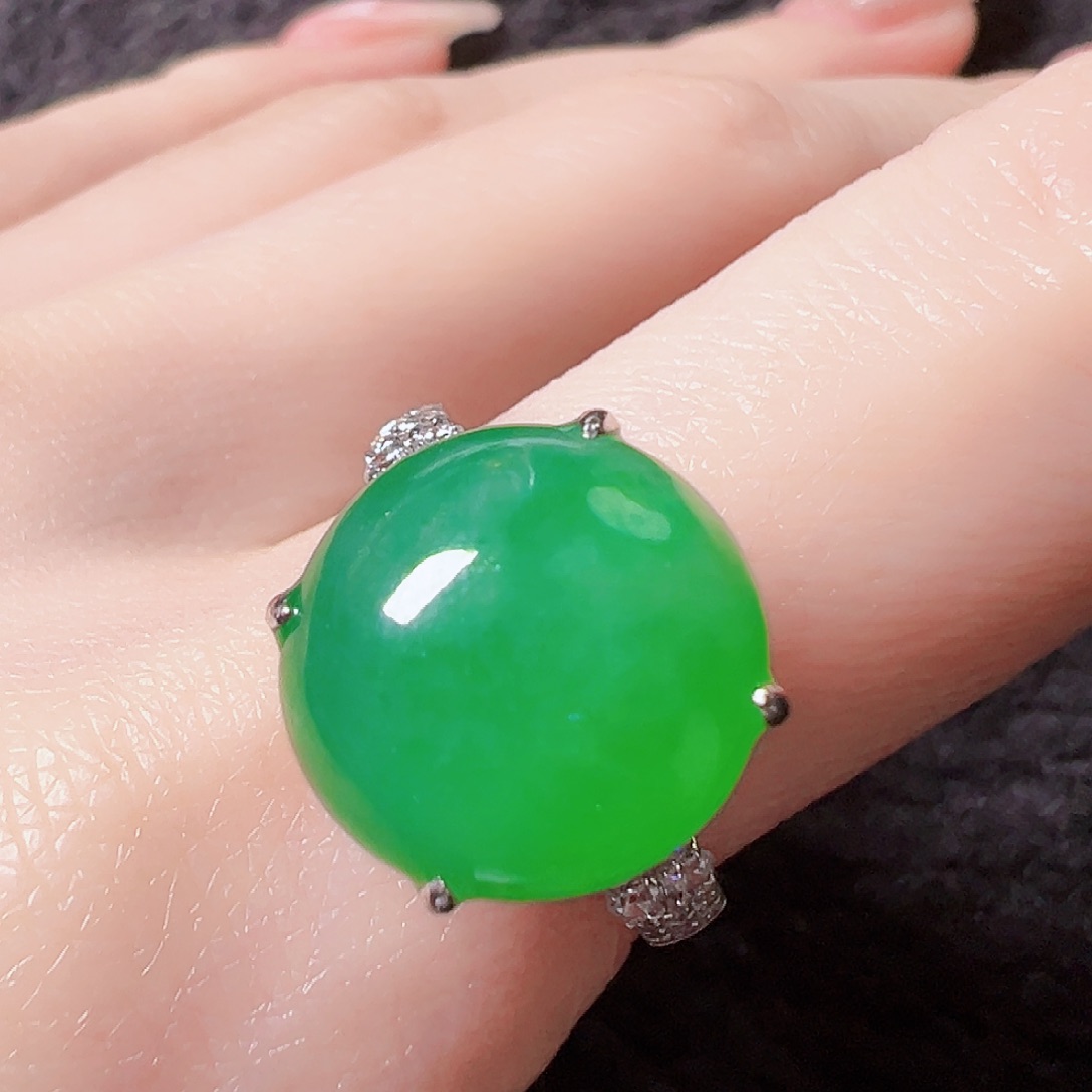 翡翠戒指18K金镶嵌签收后24小时鉴赏期，过时不退