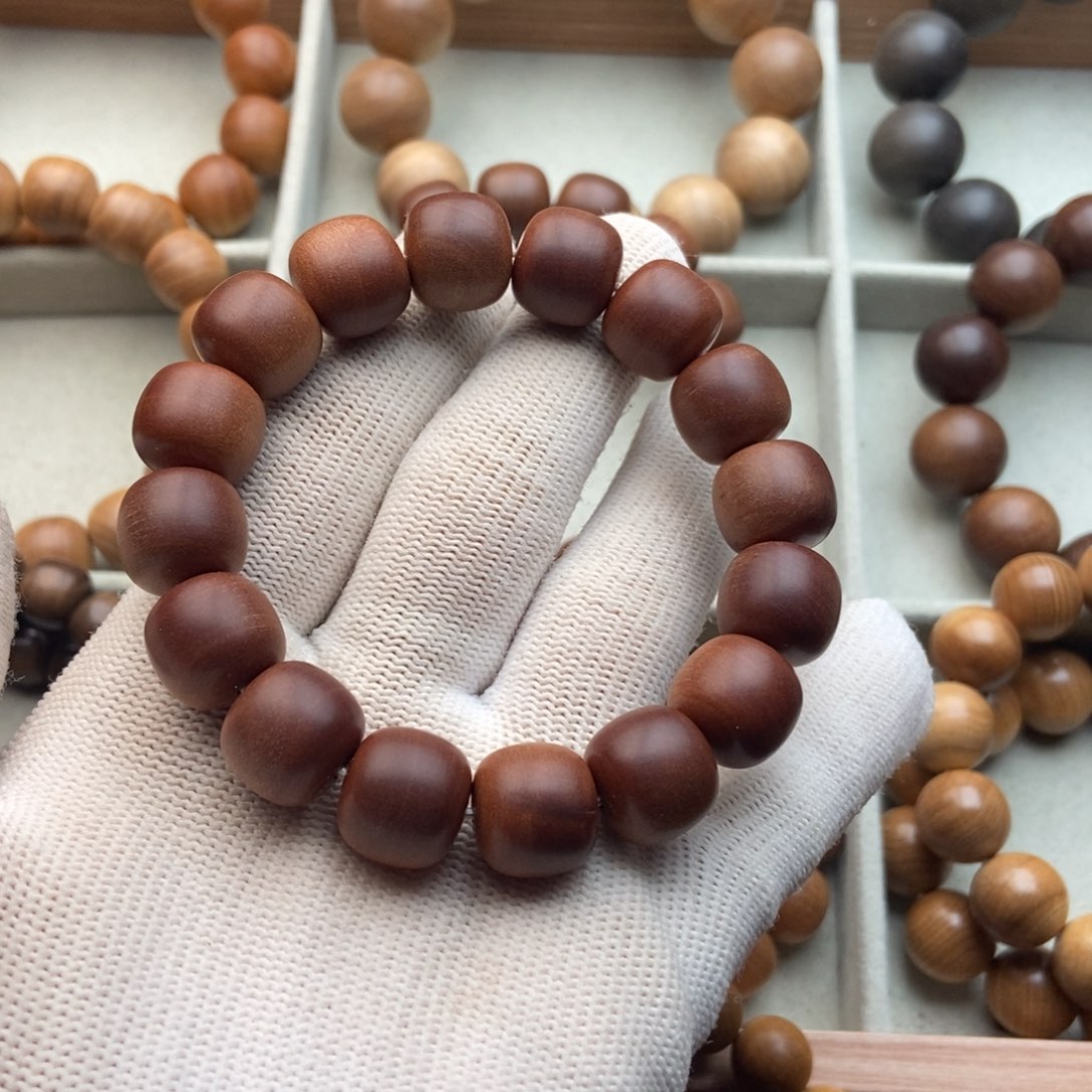 檀香木手串/手链画****禅13.14老山檀香红肉奶香瑕手串