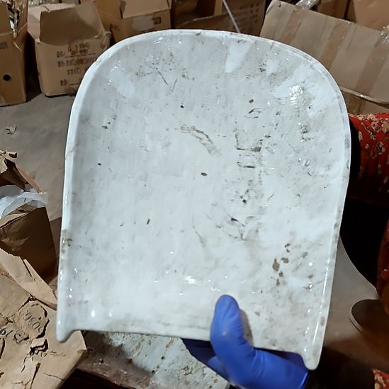 摆件盘子碗茶壶啥都有