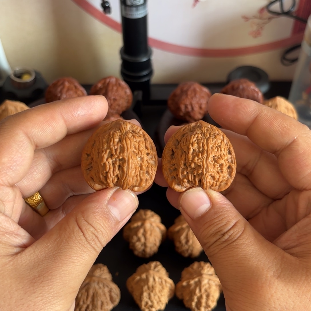 文玩核桃吊坠红玛瑙