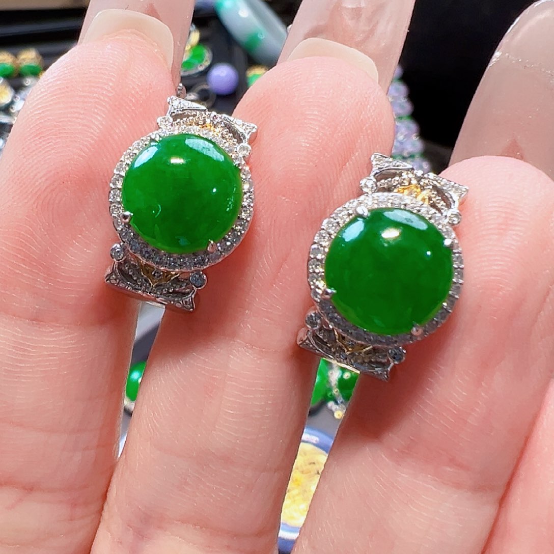 翡翠18K金镶嵌耳饰签收后24小时鉴赏期