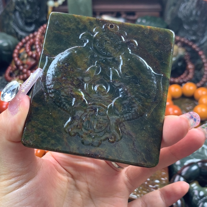 透闪石质玉未镶嵌珠宝奇石