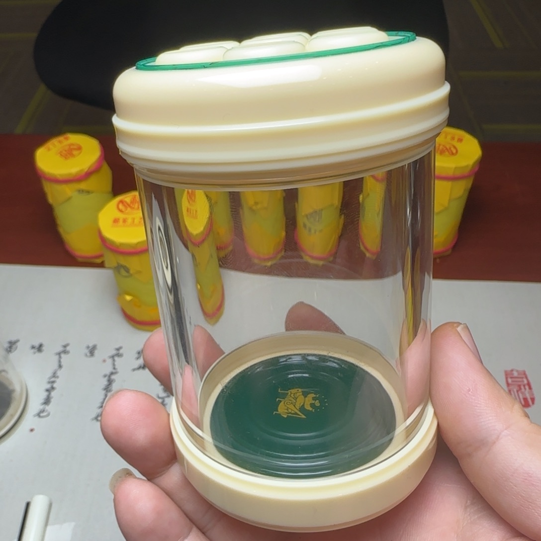 嘛***的蝈蝈蝈物苑65罐子一个