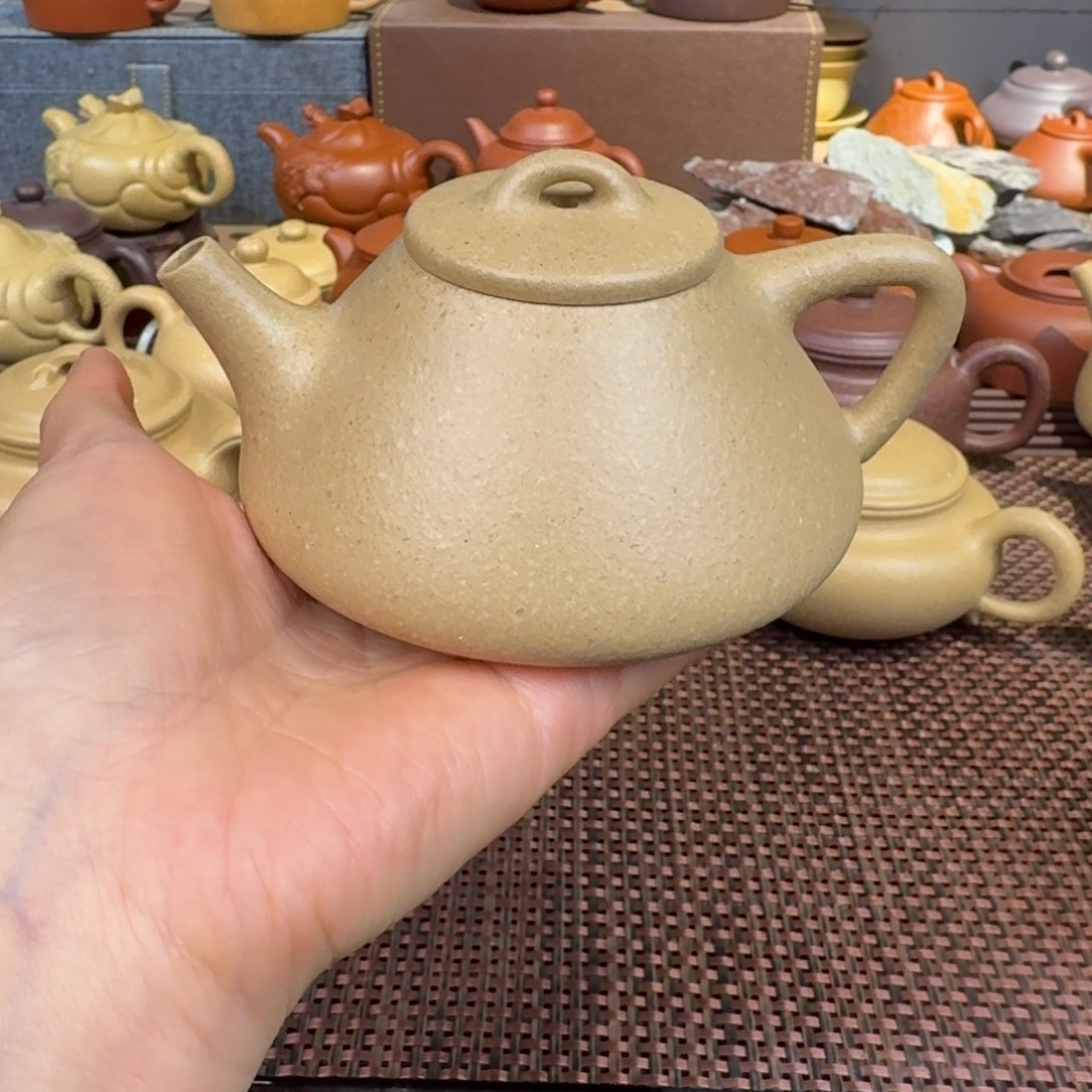 本山绿泥茶壶200毫升左右
