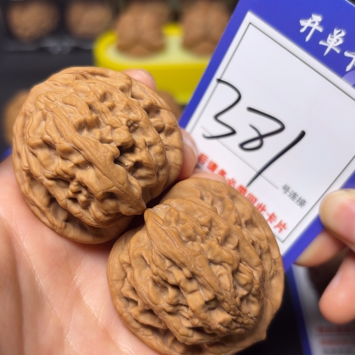 文玩核桃把件43虎头381全