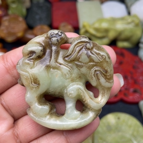 蛇纹石玉颈饰未镶嵌7