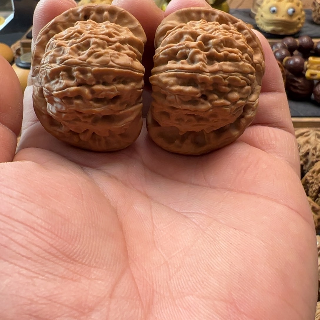 把件猴头核桃文玩核桃，闷尖白