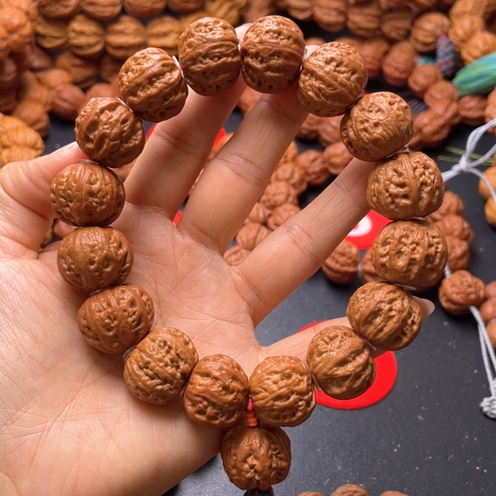 文玩核桃吊坠珊瑚矮壮磨盘