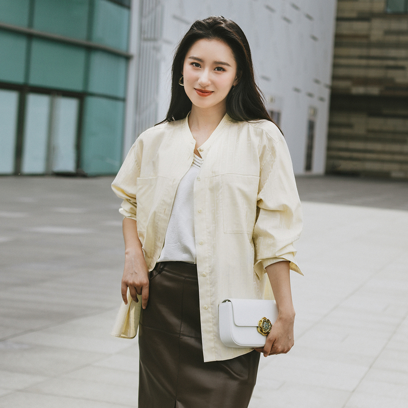 EP雅莹2025早秋新款女装 设计感圆领外搭宽松显瘦提花衬衫2202A
