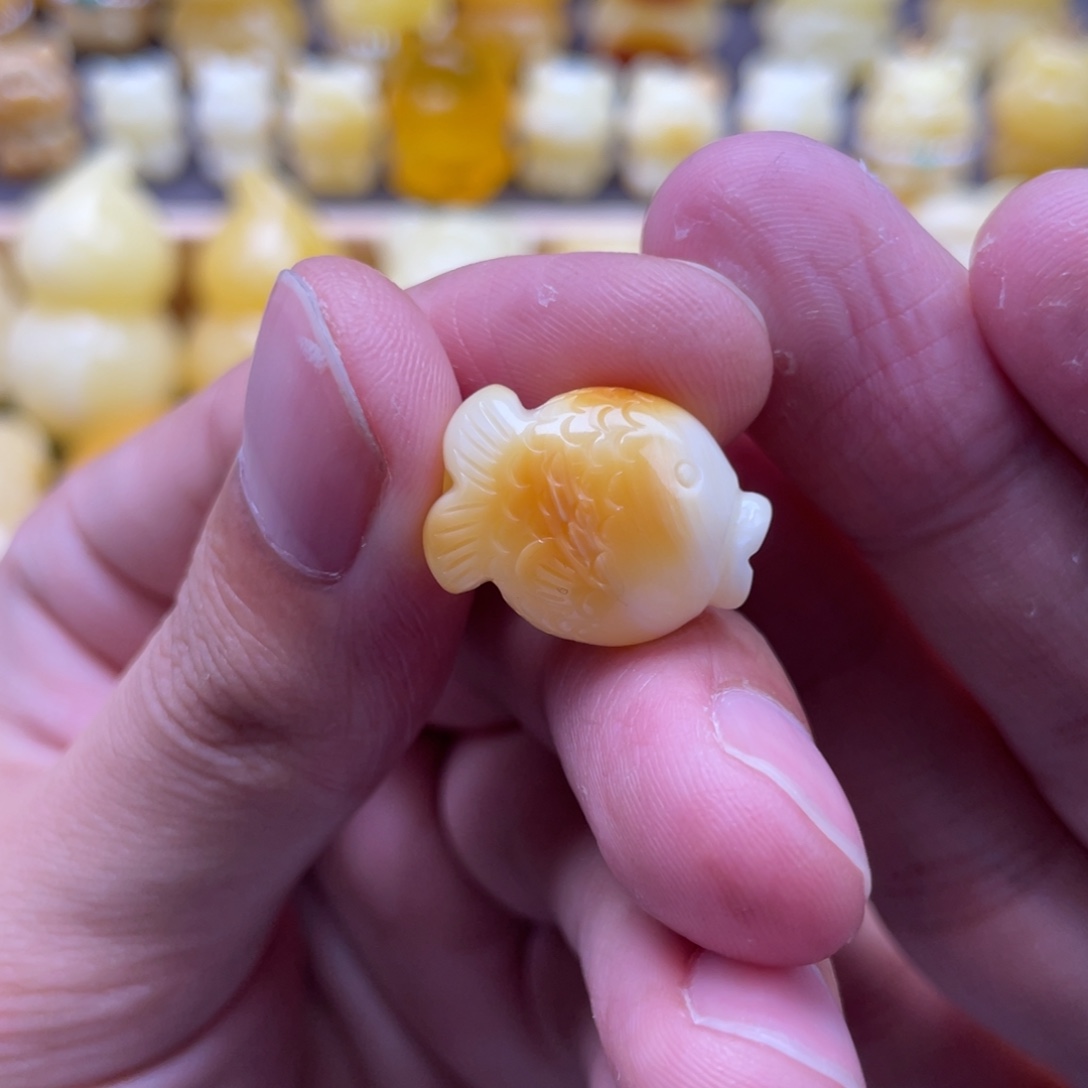 琥珀未镶嵌裸石蜜蜡