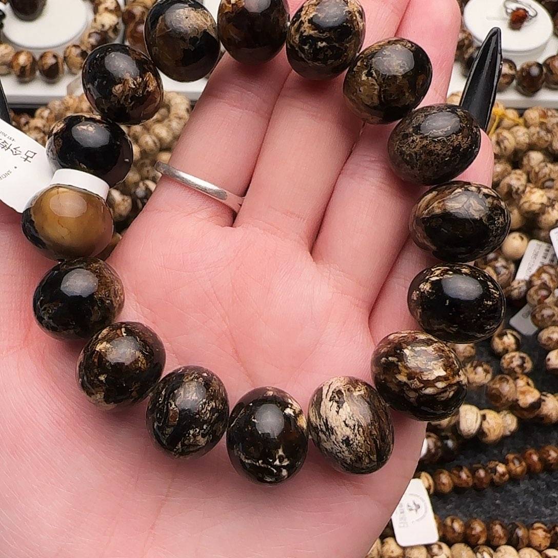 琥珀未镶嵌手链抚顺琥珀