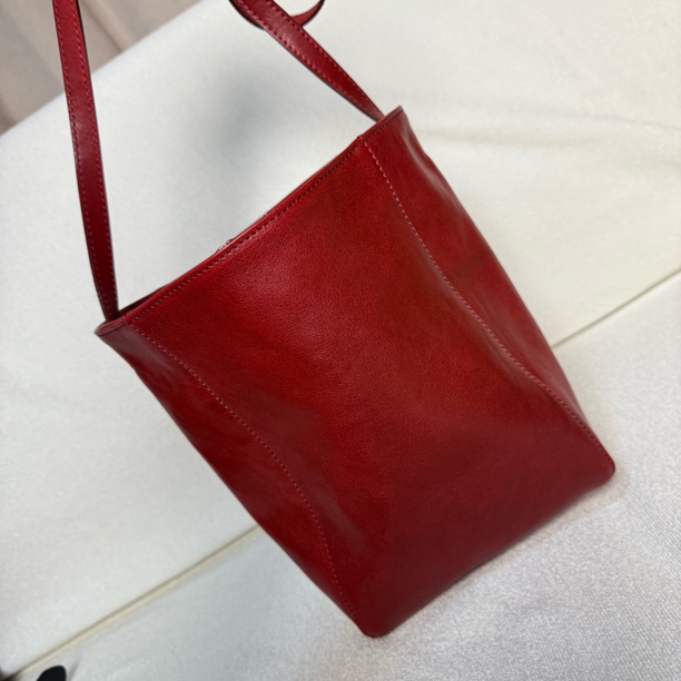 【纳禧】松弛感水桶包/植鞣牛皮百搭复古小众真皮单肩包