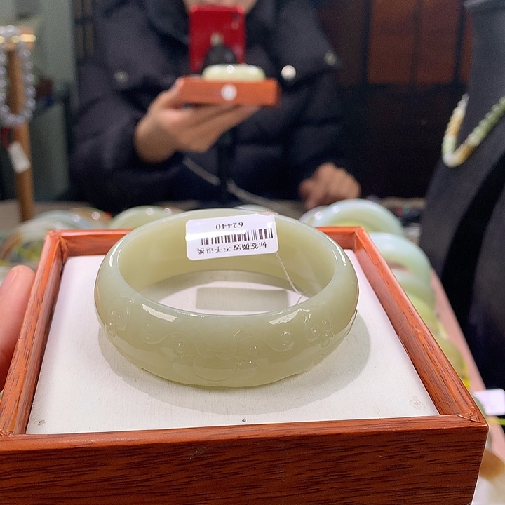 和田玉手镯未镶嵌53/54
