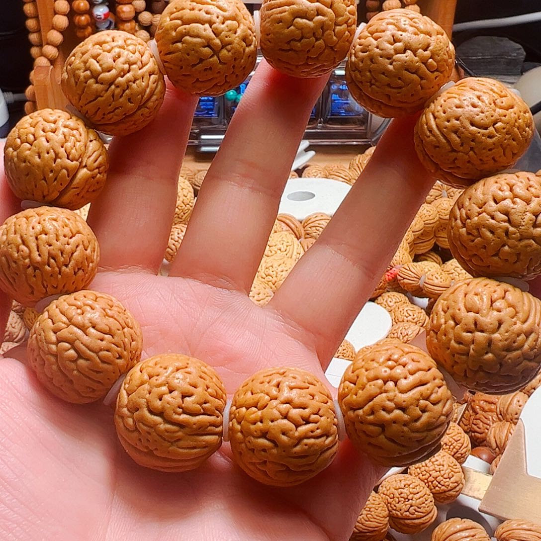 桃核手串白月光24尺