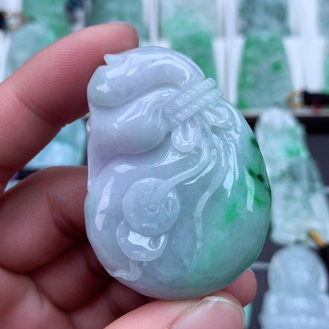 翡翠颈饰未镶嵌翡翠吊坠