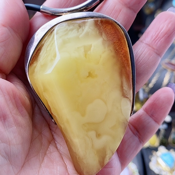 琥珀颈饰银S925镶嵌吊坠