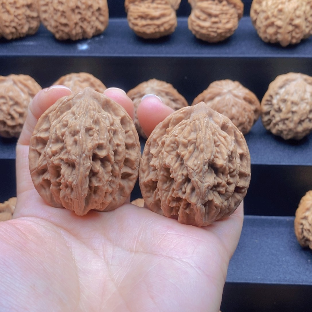 把件文玩核桃麦穗虎头