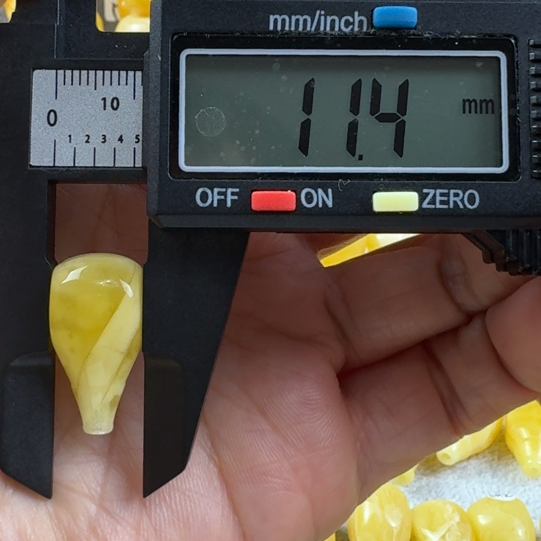 蜜蜡未镶嵌裸石28杂