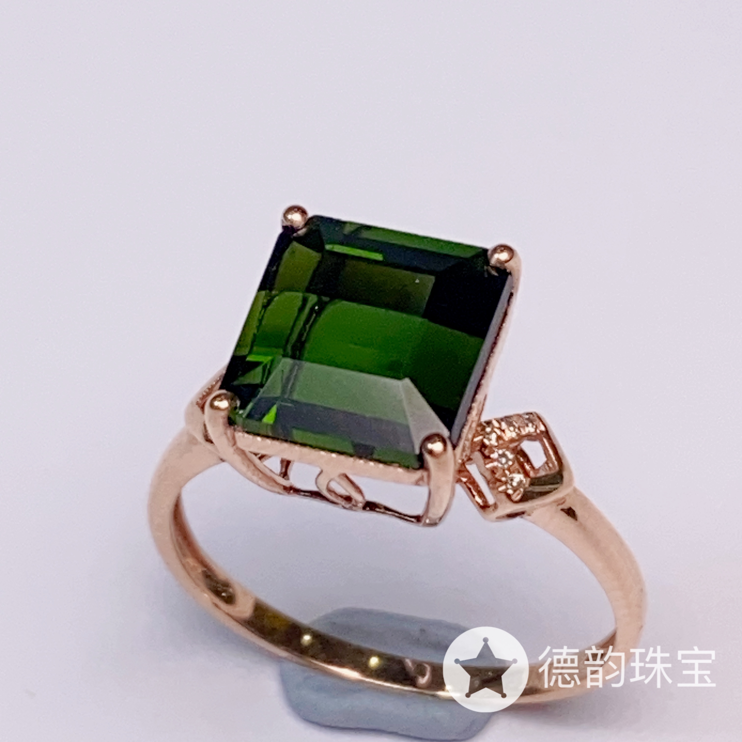 18K金镶嵌碧玺戒指