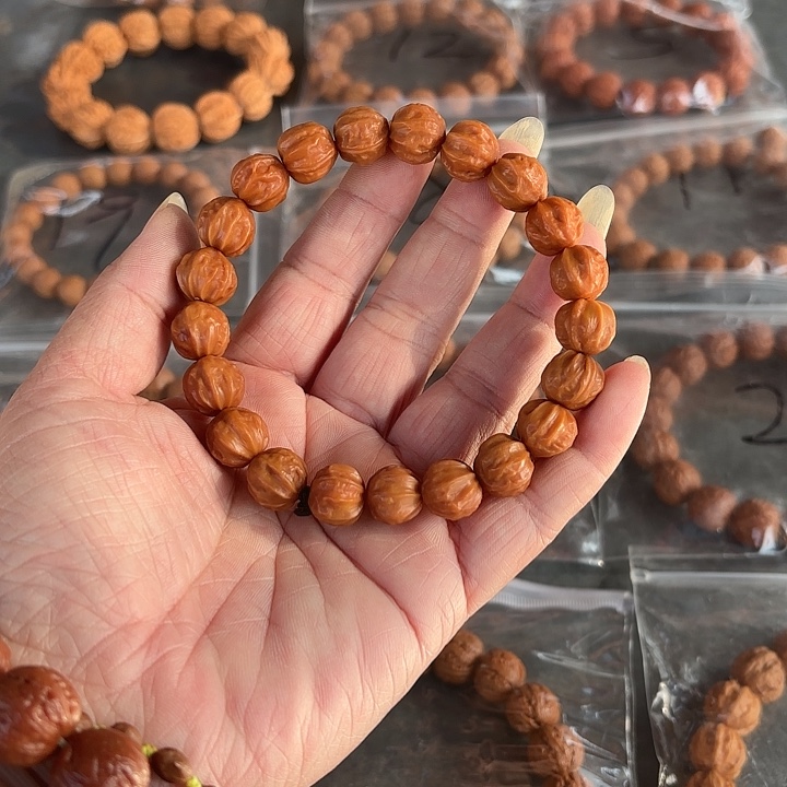 文玩核桃手串苏****?野生