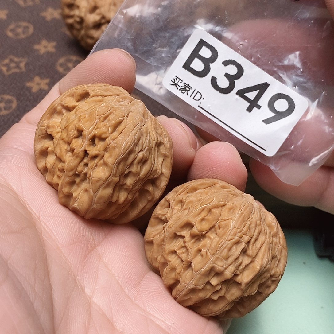 文玩核桃把件磨盘38尺。 
