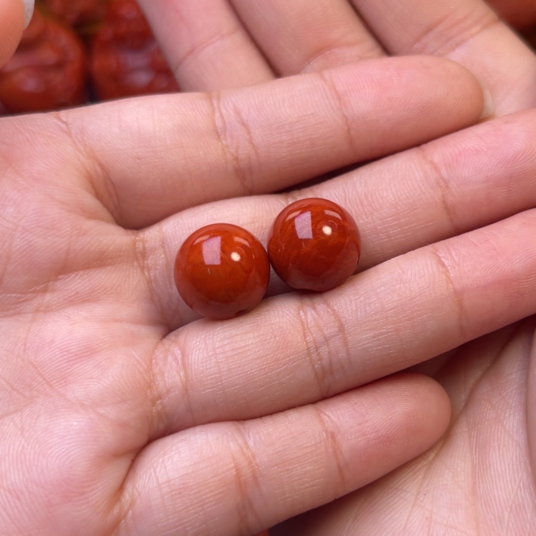 弓****南红玛瑙未镶嵌川料瓦西13mm尺寸光珠