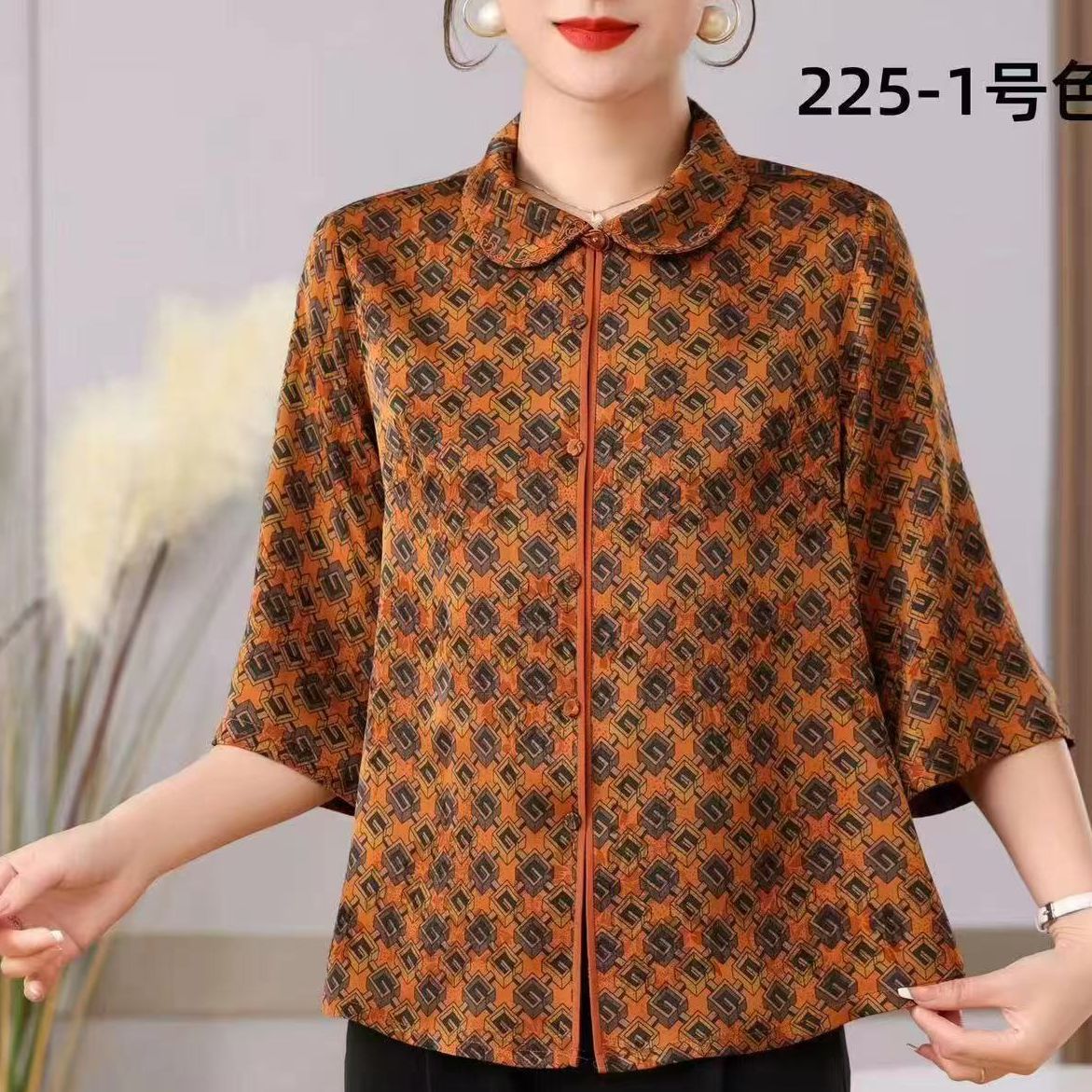 1-225-45 新款时尚休闲印花小衫