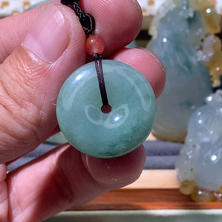 翡翠未镶嵌颈饰炸 油青扣