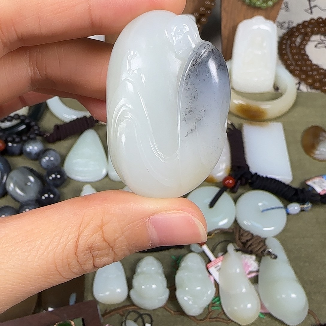 和田玉未镶嵌颈饰