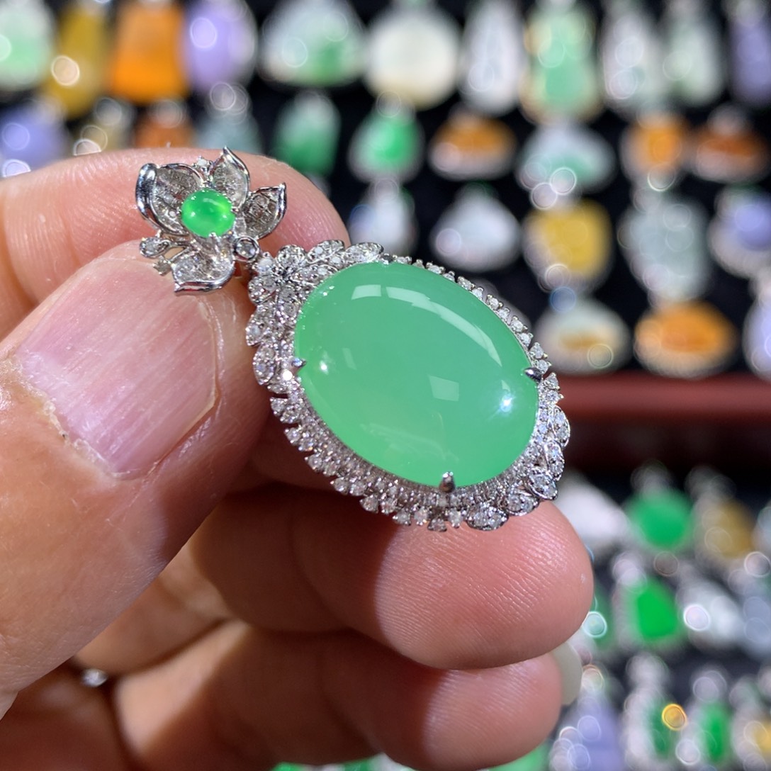 翡翠18K金镶嵌吊坠(不含链)