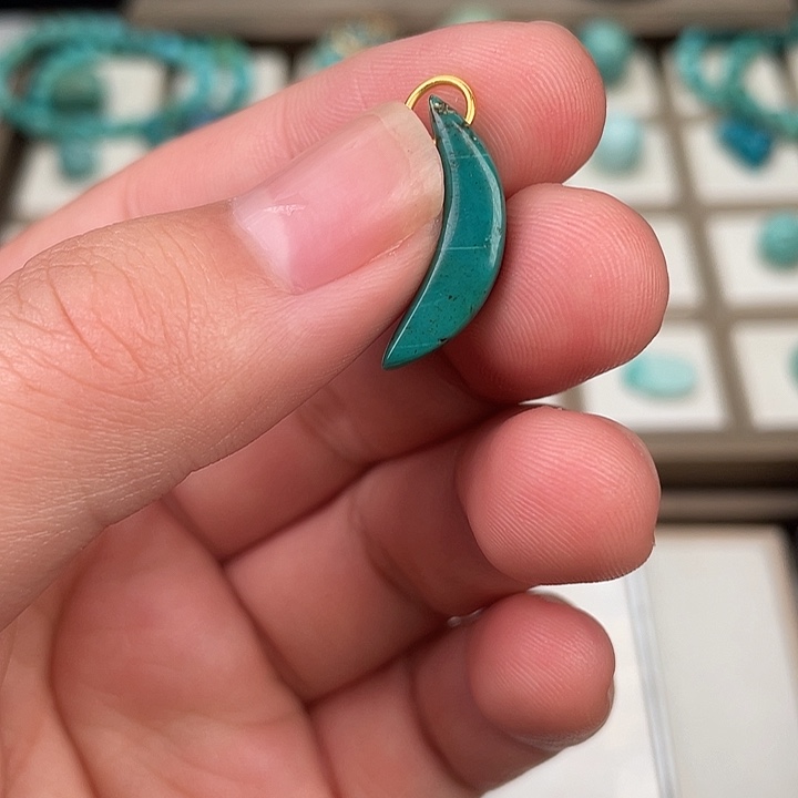 绿松石未镶嵌吊坠