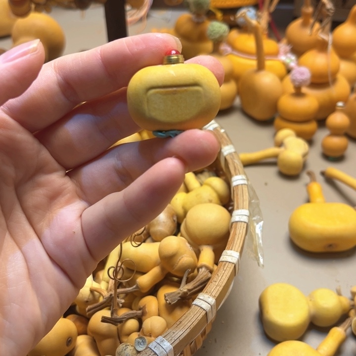 耳机盒很小扁葫芦
