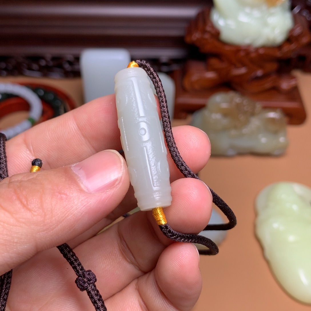 和田玉颈饰未镶嵌