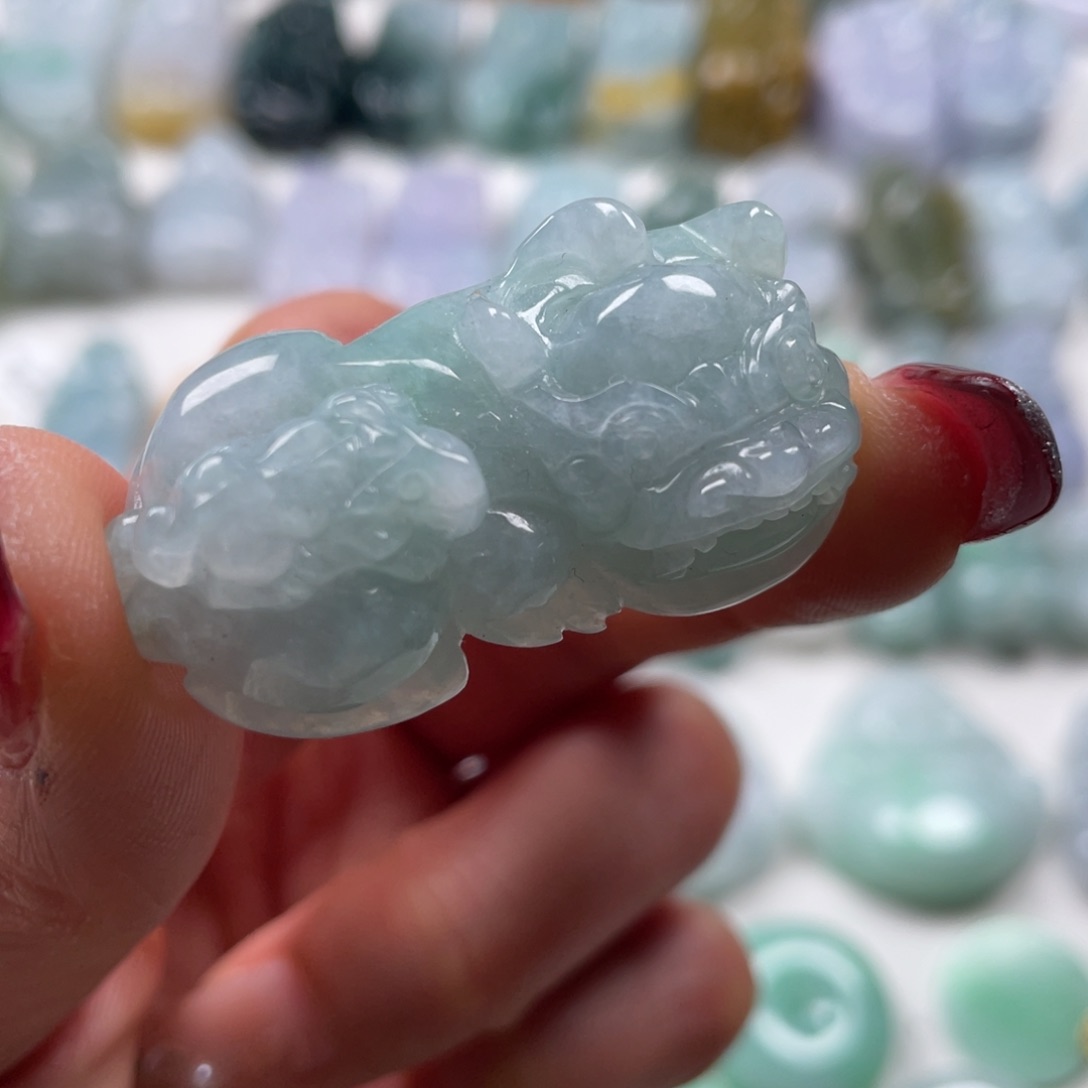 翡翠吊坠(赠链)未镶嵌