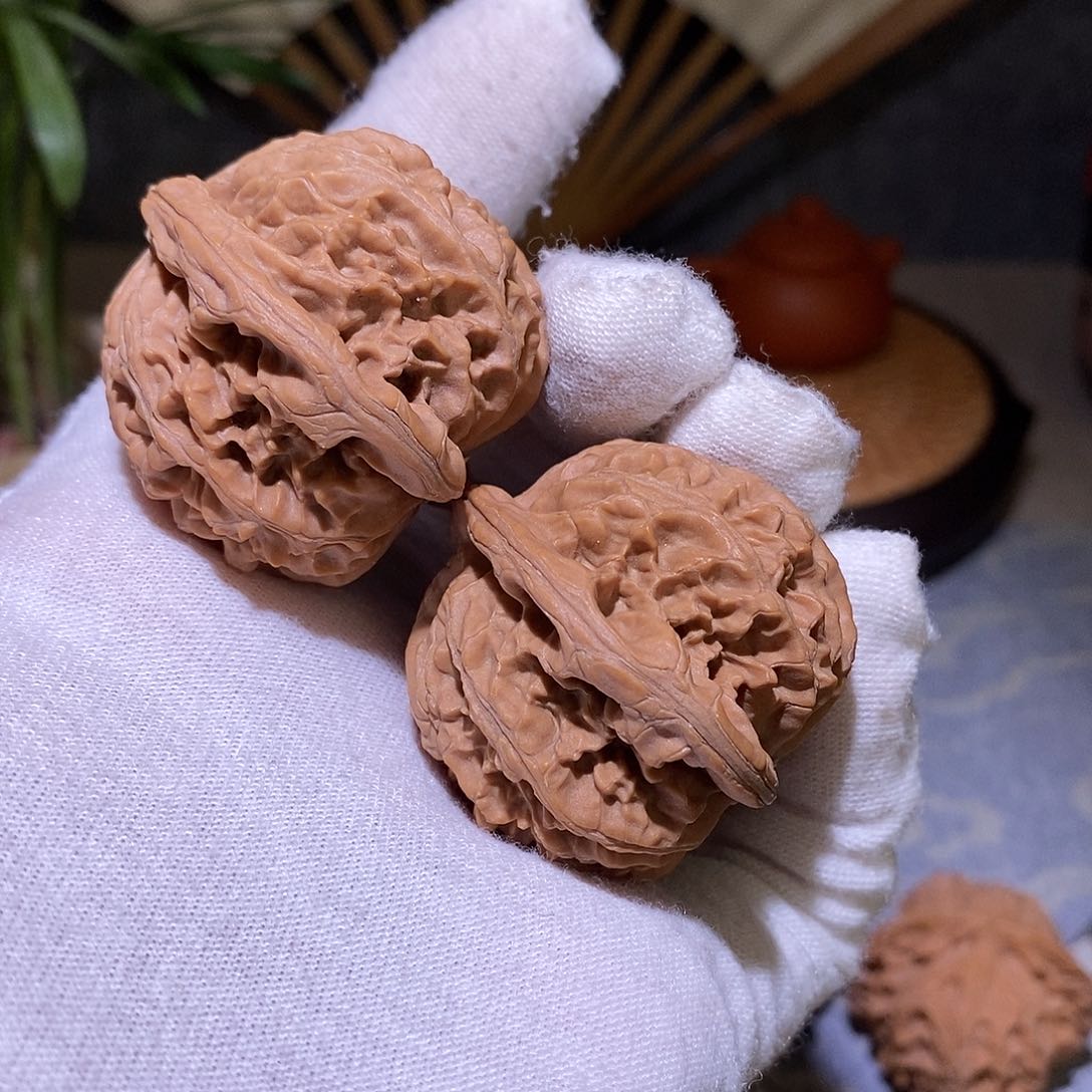 文玩核桃吊坠省****亮宫灯