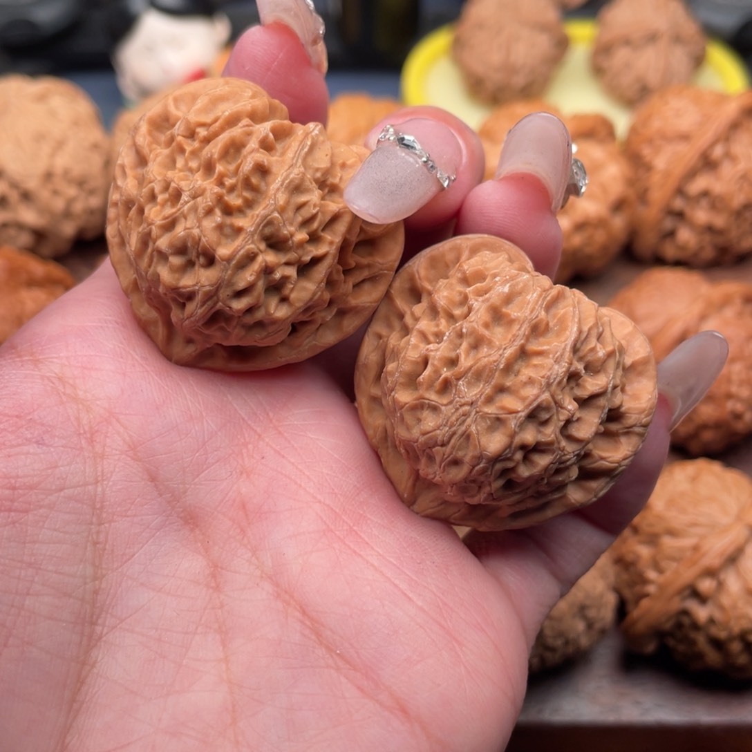 文玩核桃把件全品，手捻桃心宫灯36