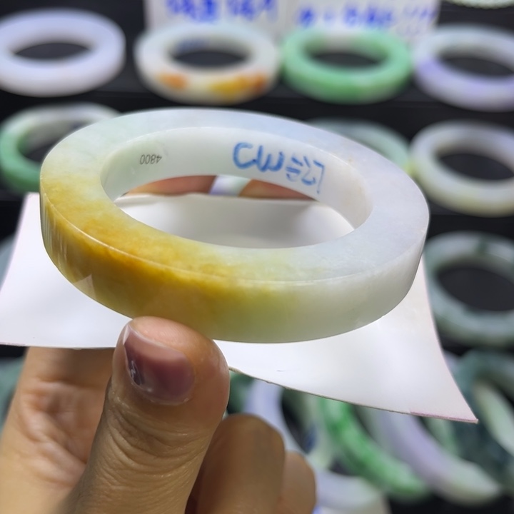 定制翡翠未镶嵌手镯